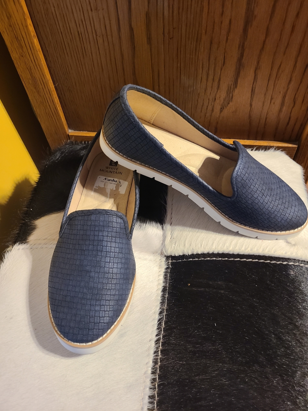 White Mountain Navy Textured Slip-On Loafers for Women 8M